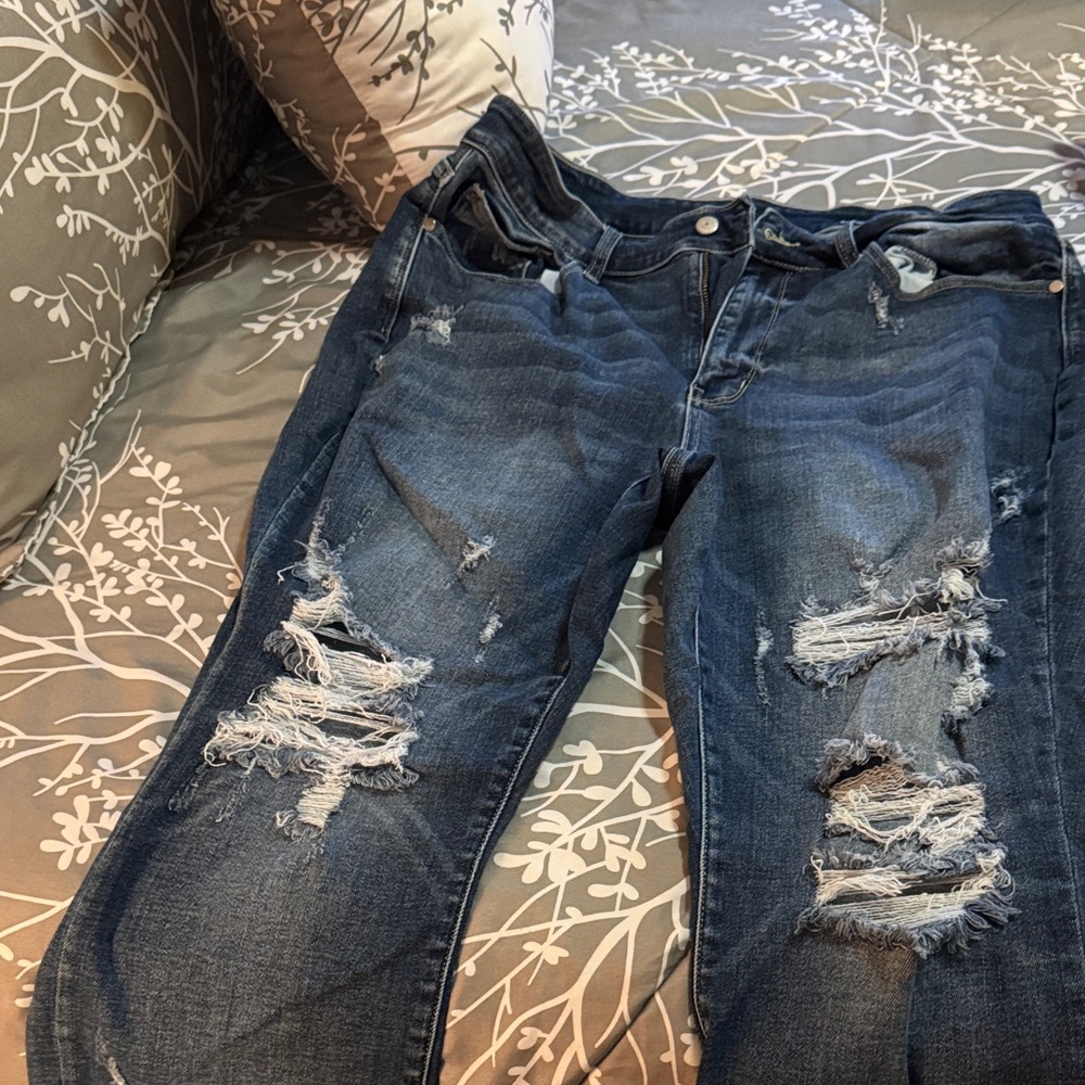 Judy Blue Ripped Blue Boyfriend Jeans